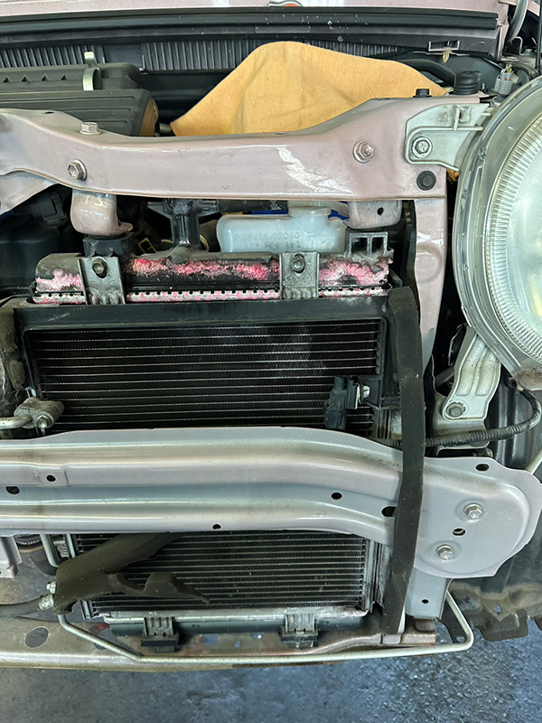 ダイハツ　ミラココア ラジエーター劣化交換